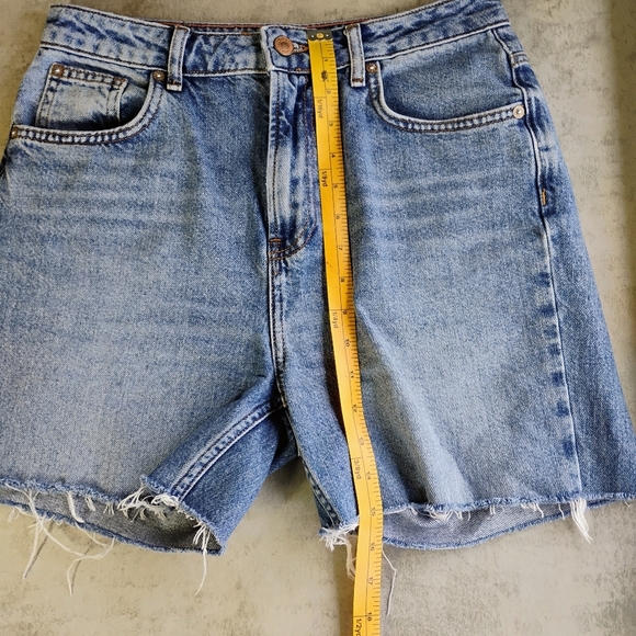 We The Free Pacifica Short Women 28 Blue Jean High Rise Distressed Hem 5" Inseam - Picture 10 of 13